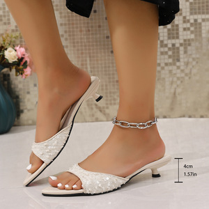 รองเท้าส้นเตี้ยหัวแหลมประดับเลื่อมสำหรับผู้หญิง 34 คู่ รุ่นใหม่ล่าสุดสำหรับฤดูร้อน ไซส์ใหญ่ สไตล์แฟชั่น - Product Image 4