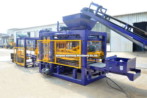 Machine à poser des blocs de béton QT6-15, machine à fabriquer des pavés, machine à fabriquer des blocs de béton, <span class=keywords><strong>prix</strong></span> de la machine à fabriquer des blocs de béton - Product Image 4