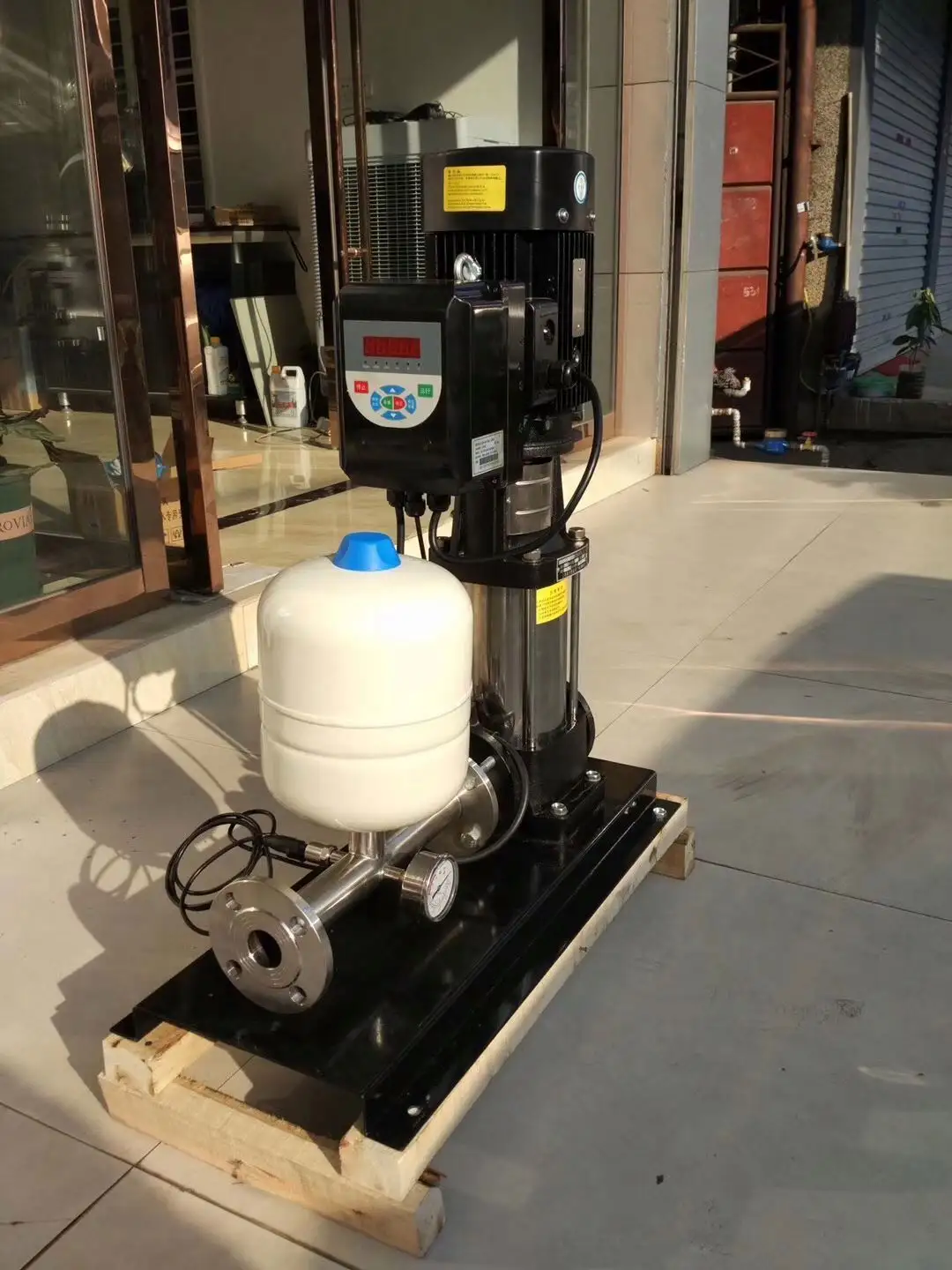 Bomba de frequência variável doméstica para abastecimento de água de pressão constante Máquina multifuncional vertical