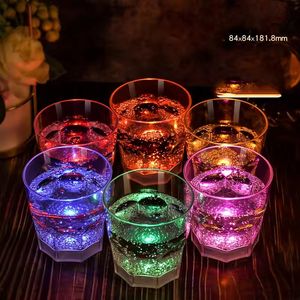 6 Vasos Octagonales Luminosos LED para Bar, Vasos de Cóctel Luminosos para KTV, Vasos de Vino de Plástico de Grado Alimenticio FDA, Vasos con Luz LED a Batería - Product Image 3