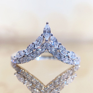 Anello dal design a forma di V, stile elegante, per donna - Product Image 1