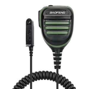 Microphone d'épaule Baofeng pour talkie-walkie, étanche, avec câble spiralé et bouton PTT - Product Image 3