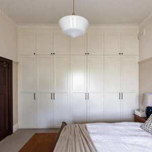 Armoire de chambre BALOM sur mesure pour toute la maison, unité d'angle en bois, penderie, placards, 7 portes pour vêtements - Product Image 1