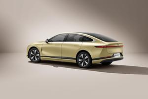 سيارة كهربائية هجينة سيارات الدفع الرباعي تشانكان Qiyuan Q05 - Product Image 2