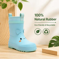 Adorables bottes de pluie bleu clair pour enfants avec des oreilles 3D, design de visage de dessin animé, bottes Wellington en caoutchouc naturel imperméables pour filles
