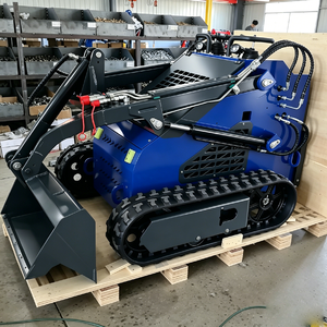 Mini-chargeuse sur chenilles 800T tout-terrain polyvalente - Product Image 3