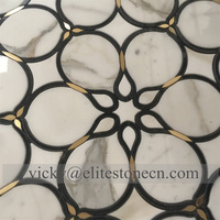 Ubin mosaik marmer motif bunga waterjet modern dengan inlay kuningan untuk backsplash dapur, dinding kamar mandi, dan penggunaan hotel