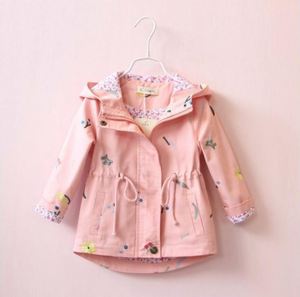 Fournisseur chinois de vêtements pour filles plus âgées, manteau trench pour enfants à capuche avec fermeture éclair et taille large brodée - Product Image 2
