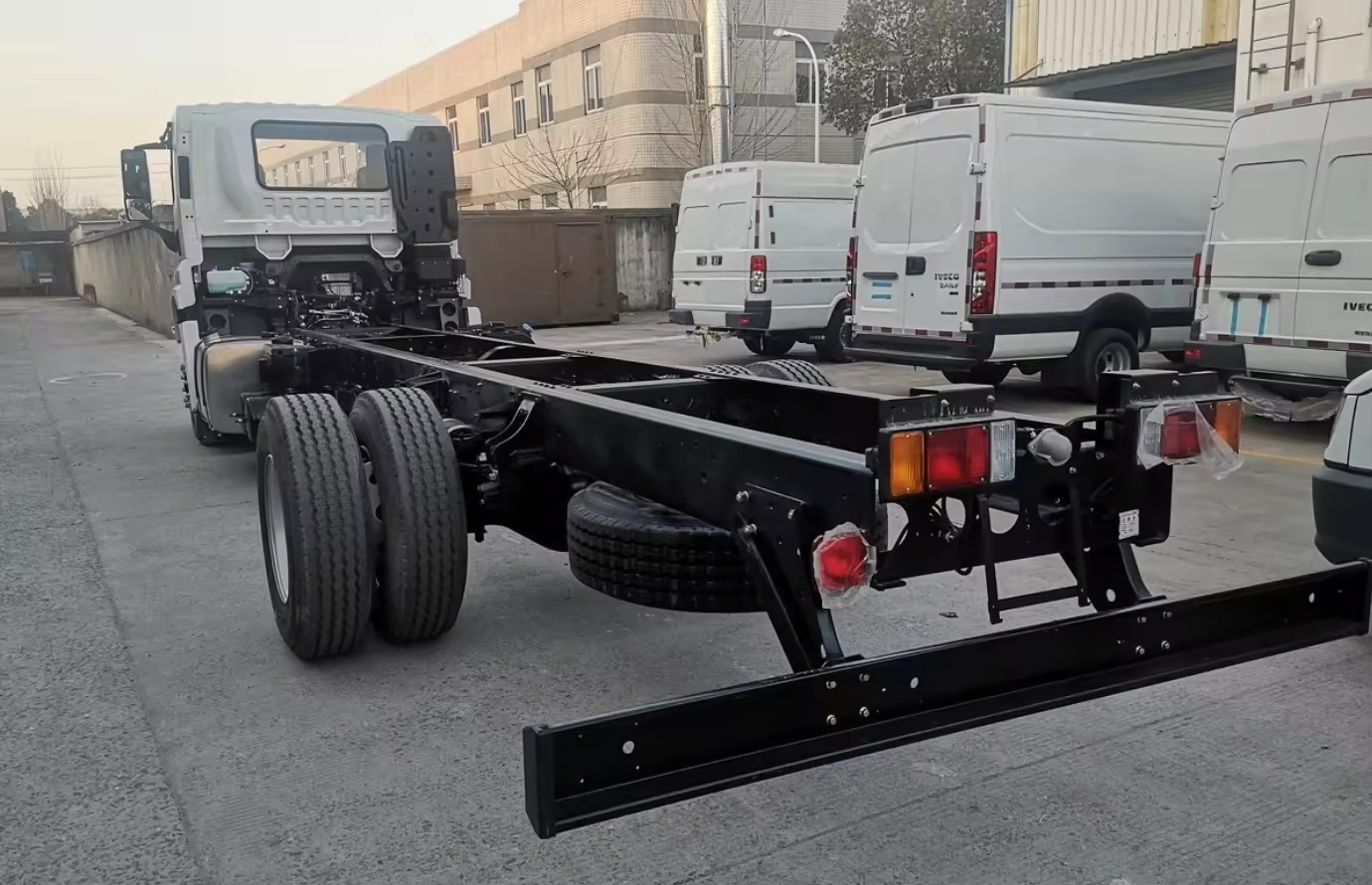 Qingling ISUZU Giants 205HP 4X2 Hurdle Truck - High Quality