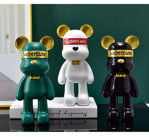 Penjualan langsung dari pabrik patung beruang Resin meja desain hewan lucu yang dilukis dengan tangan seni koleksi dekorasi Natal Eropa - Product Image 6