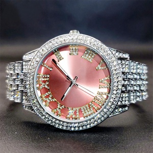 Reloj de Lujo Único para Hombre con Diamantes, Esfera Dorada con Números Árabes, Marca Personalizada, Movimiento de Cuarzo con Zirconia, Correa de 20mm, Esfera con Agujas, Resistente al Agua - Product Image 3