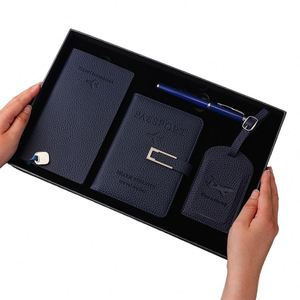 Cadeau d'entreprise personnalisé, en cuir PU, ensemble de bloc-notes et porte-passeport de voyage avec stylo - Product Image 1