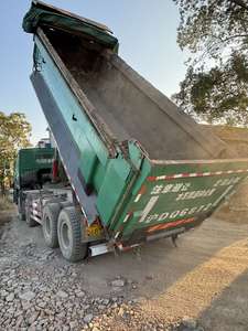 Camion à benne basculante d'occasion HOWO 8*4 Prix ​​abordable Excellentes performances Camion à benne basculante d'occasion HOWO à vendre 12 pneus - Product Image 3