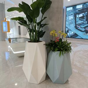 ديكور مكتبي بتصميم حديث 36 بوصة مربع من الألياف الزجاجية متعدد الألوان قائم على الأرض أصيص زهور للاستخدام في الحدائق - Product Image 4