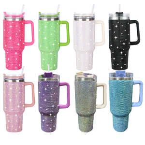 Vaso de 40oz (1200ml) con Asa de Diamantes de Imitación, Tapa Abatible y Popote, Aislamiento al Vacío de Doble Pared, de Acero Inoxidable - Product Image 1