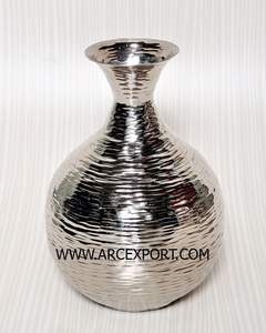 Pots de fleurs en métal poli miroir Vases à fleurs décoratifs de table au design attrayant Pots d'intérieur et d'extérieur de la plus grande qualité - Product Image 2