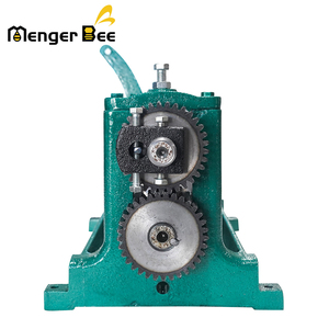 Convenient Manual <b>Beeswax</b> Embossing Machine Comb <b>Sheet</b> Making <b>Beeswax</b> Foundation Roller Machine 4.5MM Honeycomb Press Wax - Product Image 6