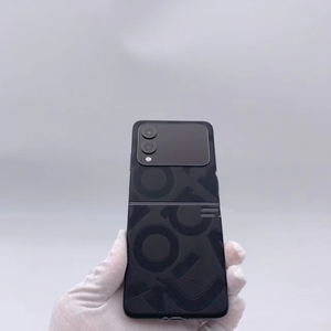 Flip S d'occasion, écran OLED 5,6 pouces, 8 Go + 512 Go de ROM, appareil photo 50 MP + 8 MP, chargeur 66 W, NFC - Product Image 1