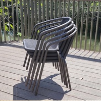 Chaises de salle à manger modernes en plastique pour intérieur/extérieur, empilables, style bistrot, pour terrasse et parc, noires