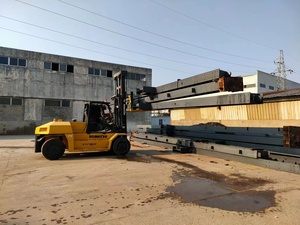 Large Load Used Komatsu FD100 Diesel Forklift with Three Stage Mast for Improved Efficiency in <b>Material</b> <b>Handling</b> Business - Product Image 6