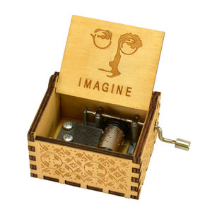 Caja de música con manivela de madera grabada con láser personalizada, juguete de regalo para niños, decoración del hogar con diseño único - Product Image 1