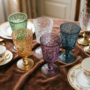 Copa de Cristal Clásica Vintage con Relieve, Cristal Europeo de Lujo para Banquetes de Boda - Product Image 1
