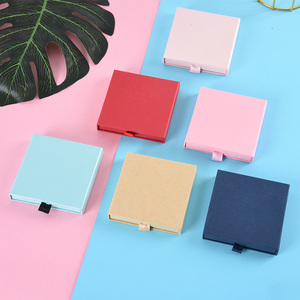 Caja de Embalaje de Joyería de Cartón Rígido Simple Personalizada con Tapa Forrada de Esponja para Pendientes, Pulseras, Collares y Anillos - Product Image 1