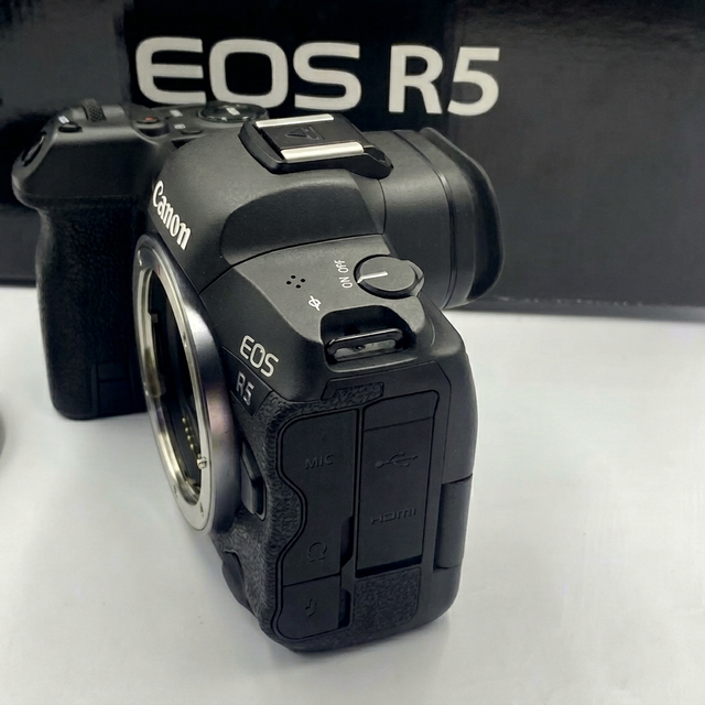 2026 95% New R5 Mirrorless Cinema Camera Full-frame CMOS Sensor 45MP 4K Video SD Card Cheap Professional Camera >3" Screen