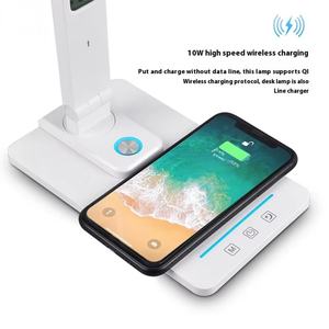 Lámpara de Escritorio con Calendario 2025 de Estilo Moderno Personalizada, Plegable, con Salida USB, Carga Inalámbrica de 10W, Calendario Perpetuo, Alimentada por Batería - Product Image 2