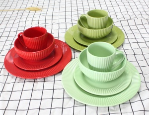 <span class=keywords><strong>De</strong></span> alta calidad verde esmaltado en relieve vajilla estilo chino <span class=keywords><strong>porcelana</strong></span> vajilla <span class=keywords><strong>de</strong></span> cerámica - Product Image 3