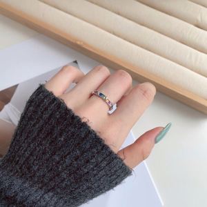 Bague de promesse Dylam au design simple et chic, en argent sterling 925 plaqué rhodium, avec zircon arc-en-ciel coloré, pour femme - Product Image 6