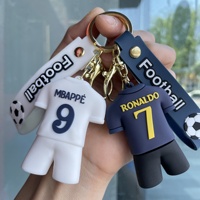 Nouveau Porte-clés Mousqueton en Silicone Écologique, Pendentif 3D PVC pour Sac à Dos, Motif Maillot de Foot et Poupée de Dessin Animé, Petit Cadeau pour Voiture
