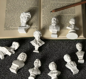 Mini estatua de yeso de resina nórdica JY de 7cm de alto, decoración del hogar de David de estilo europeo para accesorios y adornos de fotos de dormitorio - Product Image 4