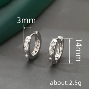 Orecchini a Cerchio a Forma di Stella per Donne, Design Minimalista Delicato, Gioielli Versatili per Uso Quotidiano - Product Image 4