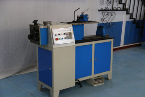 Machine à façonner le métal multifonctionnelle utilisée pour le façonnage circulaire, le façonnage en spirale et le torsion, machine à façonner les paniers - Product Image 3