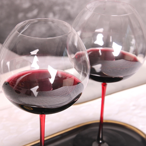 <span class=keywords><strong>Verre</strong></span> à <span class=keywords><strong>vin</strong></span> rouge en cristal soufflé à la main <span class=keywords><strong>avec</strong></span> <span class=keywords><strong>pied</strong></span> <span class=keywords><strong>noir</strong></span> et tige rouge en vrac de Chine - Product Image 5