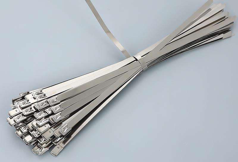 Attaches de câble en métal