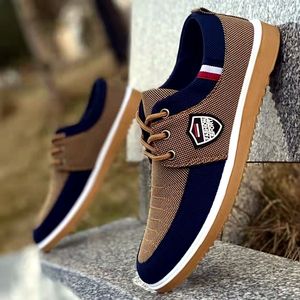 รองเท้าผ้าใบลายใหม่แบบกำหนดเอง สีดำเทา สวมใส่สบายสำหรับผู้ชาย - Product Image 3