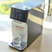 Distributeur d'eau direct du robinet Système d'osmose inverse mini distributeur de refroidisseur de filtre à eau de bureau Purificateur d'eau Refroidisseur
