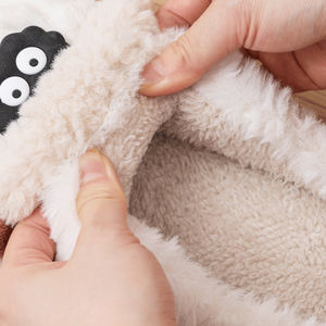 รองเท้าใส่ในบ้านหน้าหนาว พื้นหนาบุขนกำมะหยี่สำหรับคู่รัก ผ้าฝ้ายลายการ์ตูนแกะนุ่มฟู - Product Image 3