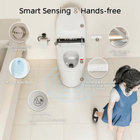 Toilette intelligente élégante sans réservoir avec affichage numérique LED, à poser au sol, pour aménagement de chambre d'hôtes de luxe