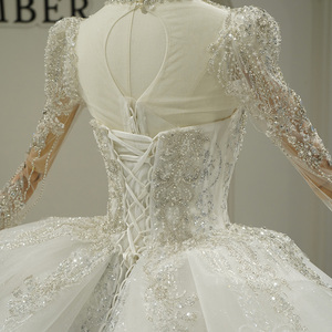 GT26063 Robe de mariée moderne à décolleté cœur, avec appliques, perles et strass, antistatique, longueur ras du sol, coupe princesse, traîne chapelle - Product Image 2