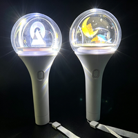 Bâton lumineux LED personnalisé avec logo rotatif, boule acrylique 3D, figurine rotative, bâton lumineux pour concert d'idole, bâton lumineux pour événement
