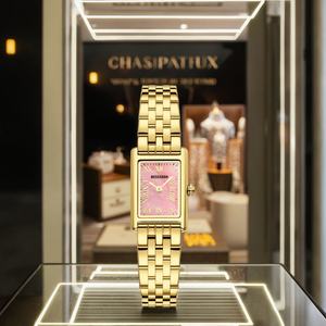 Montre de luxe personnalisée pour femme, cadran carré, style tendance, bracelet en acier et cuir, mouvement à quartz, populaire auprès des fournisseurs de montres. - Product Image 3