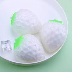 Juguetes de Plástico TPR Ecológicos con Forma de Fresas Descompresadas, Sensibles a la Luz Solar y los Rayos Ultravioleta - Product Image 2