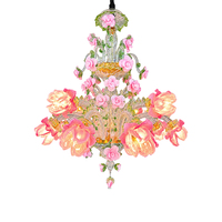 Grand lustre en verre soufflé à la main, motif floral rose, pour plafond haut, idéal pour les grands espaces de manoirs