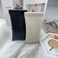 Sac à lunettes avec fermeture automatique Sac pochette personnalisé en cuir artificiel souple portable étanche haut de gamme pour lunettes de soleil