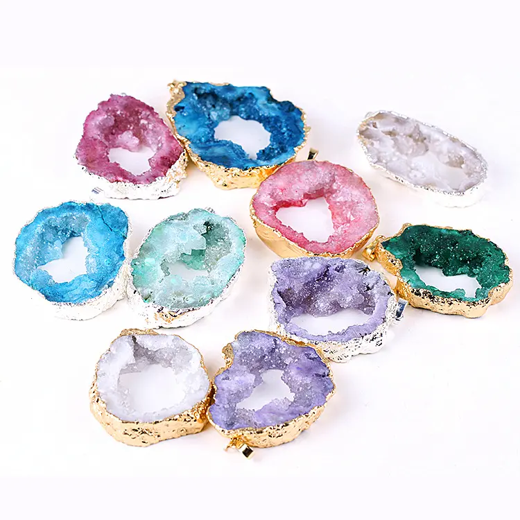 Grosir Bentuk Alami Emas Plating Iris Geode Agate Druzy Liontin dengan Tepi Emas Kristal Druzy untuk Kalung