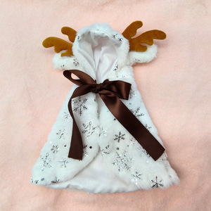 Venta al por mayor de ropa navideña de poliéster para mascotas, capa de alce, disfraz de lana para perros y gatos, sombrero, atuendo festivo OEM para todas las estaciones - Product Image 5