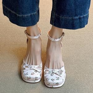 Sandalias de tacón grueso estilo francés para mujer 2026, diseño único y exclusivo, sandalias de moda para vacaciones y exteriores que no se repiten. - Product Image 1